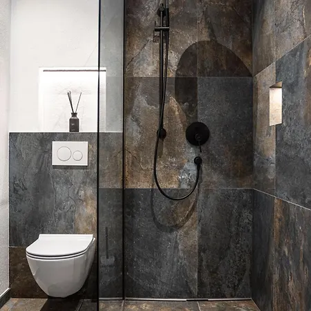 Big Seven Seiwald アパート フィーバーブルン